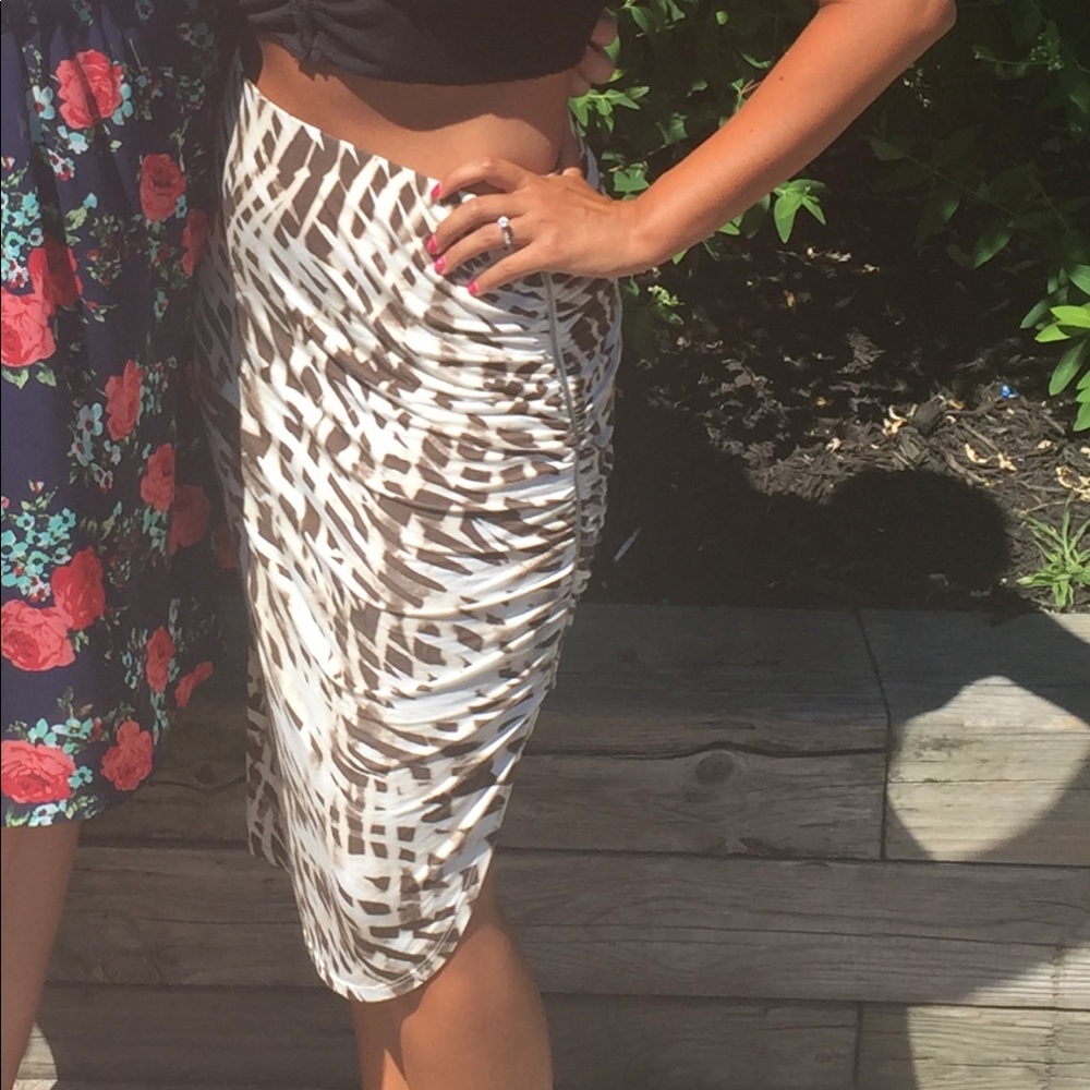 G by Guess Tiger Striped Skirt - Picture 6 of 7